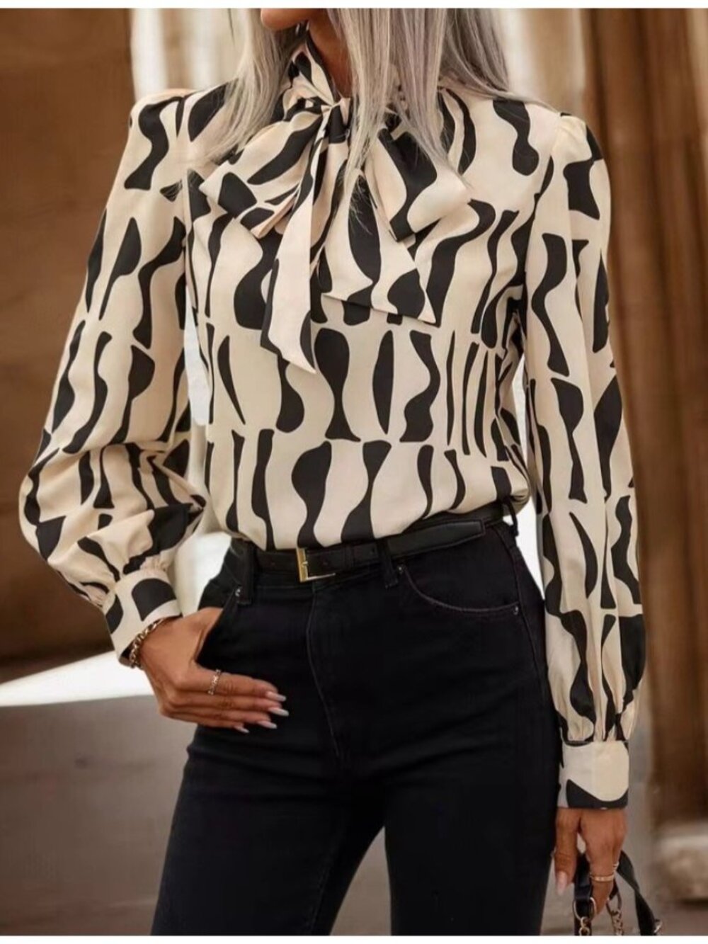 Abstract Blouse Women’s Size L Cream Black Bow Tie Career Business Long Sleeves